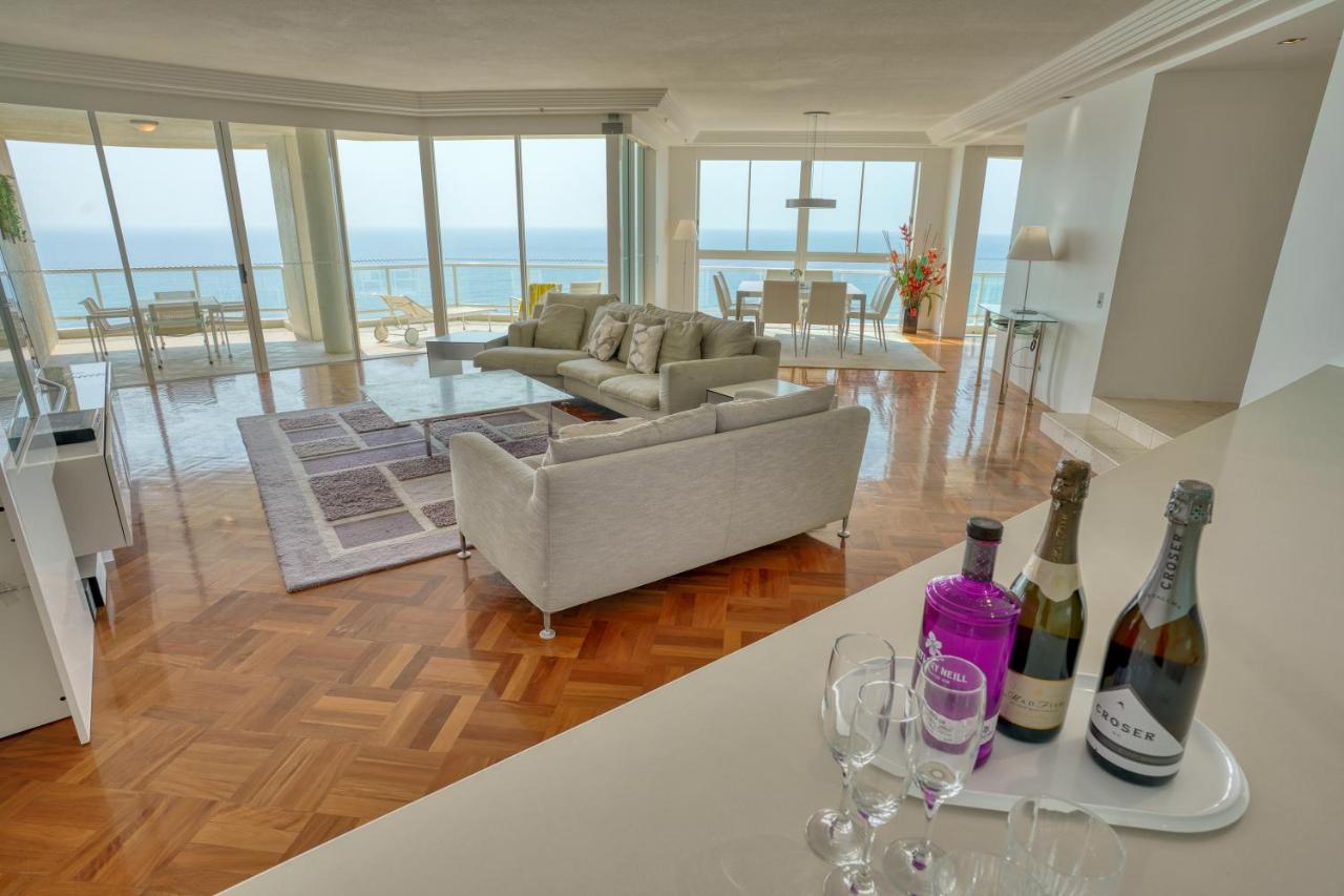 Aparthotel Carmel By The Sea Gold Coast
