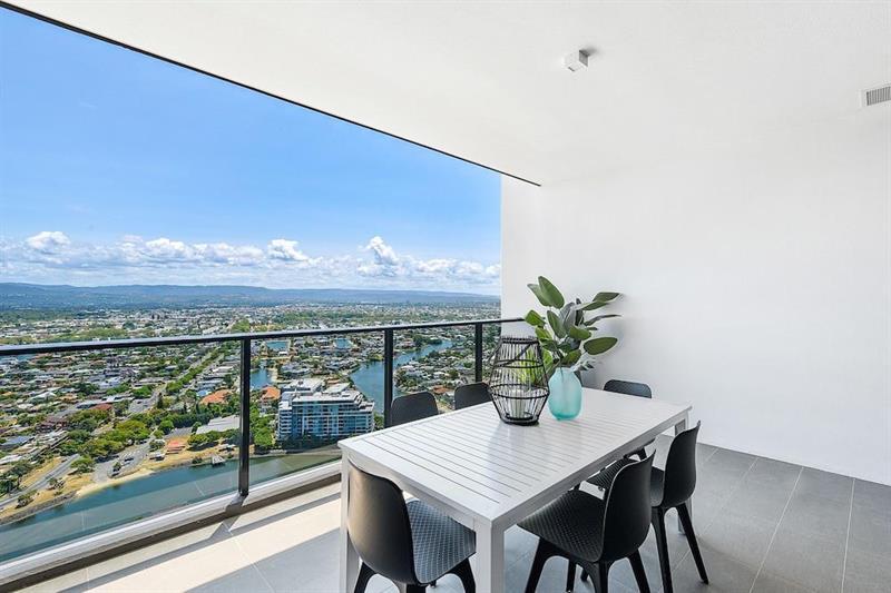 Qube Broadbeach 4*