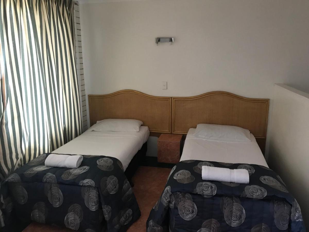 Queenslander Motel 2*