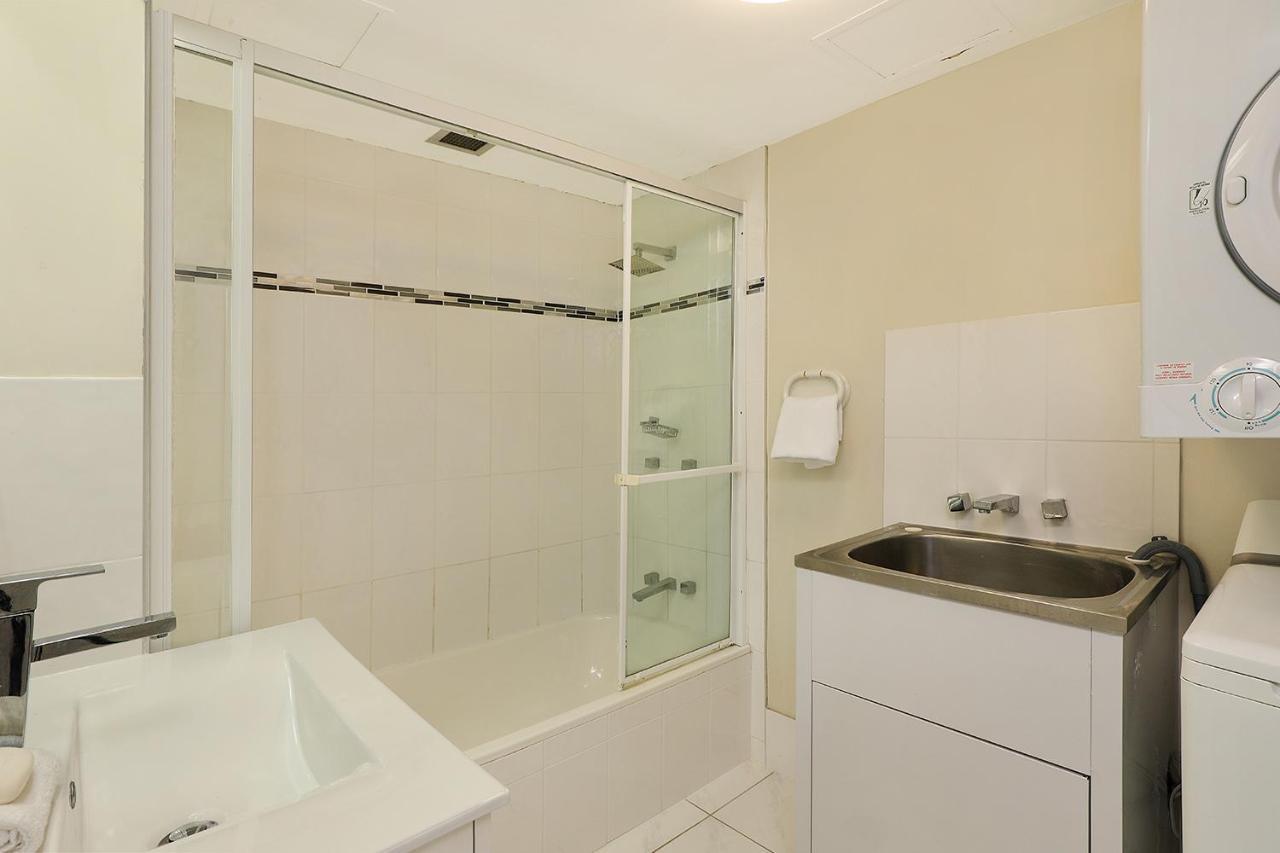 Palmerston Tower On Southport Broadwater 3*