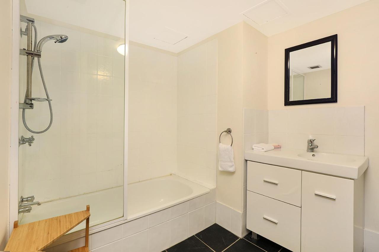 Palmerston Tower On Southport Broadwater 3*